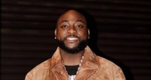 Davido Challenges Nigerian Politicians to Explain How They Built Their Wealth