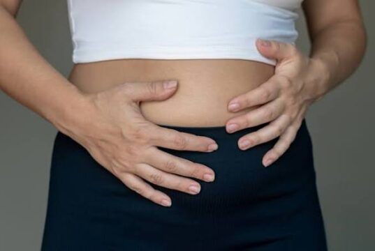 7 Everyday Habits That May Be Making You Feel Bloated Without Realising It